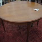 426 4001 DINING TABLE